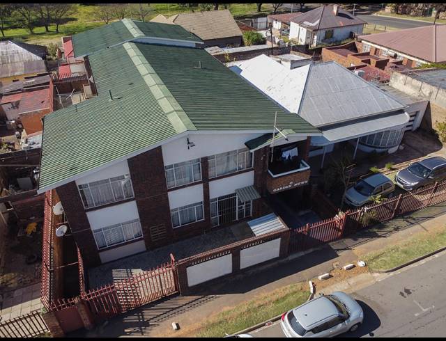12 BEDROOM APARTMENT BLOCK FOR SALE IN ROSETTENVILLE